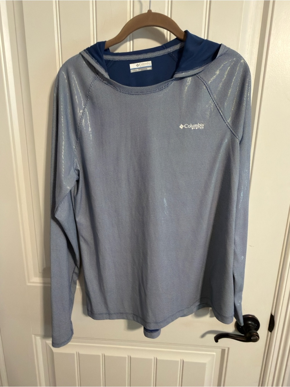 Columbia PFG Women's Long Sleeve Blue Hooded Shirt w/Omni Protection. Size M